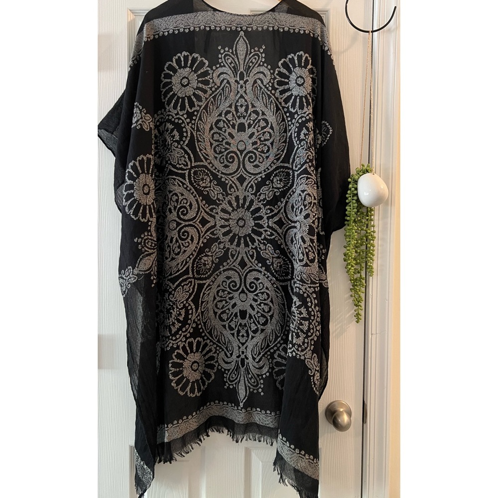 Patterned Kimono - Picture 3 of 3